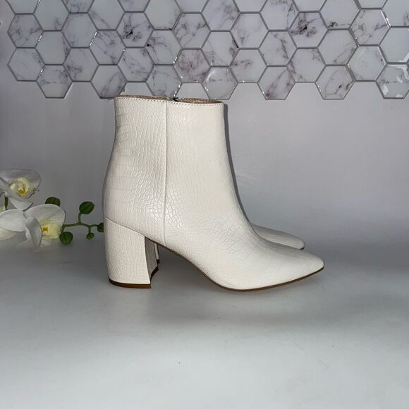 Steve Madden Nadalie Ankle Booties with Sleek Design Cream - Picture 2 of 9